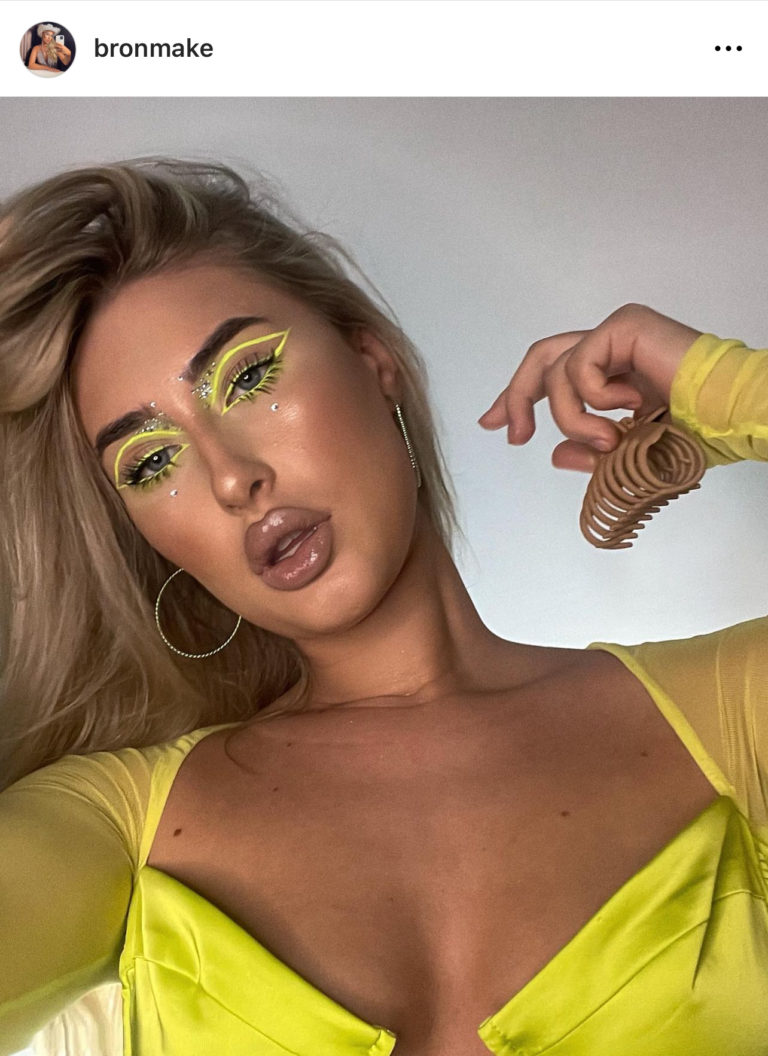 Схемы света и аппаратура для визажиста в профиль Instagram